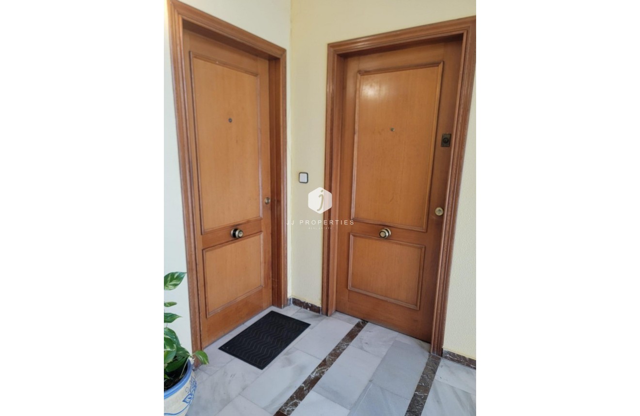 Tweedehands - Appartement / flat -
Torrevieja - Centro