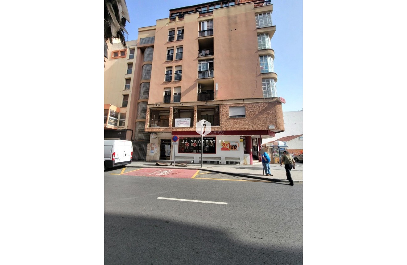 Tweedehands - Appartement / flat -
Torrevieja - Centro