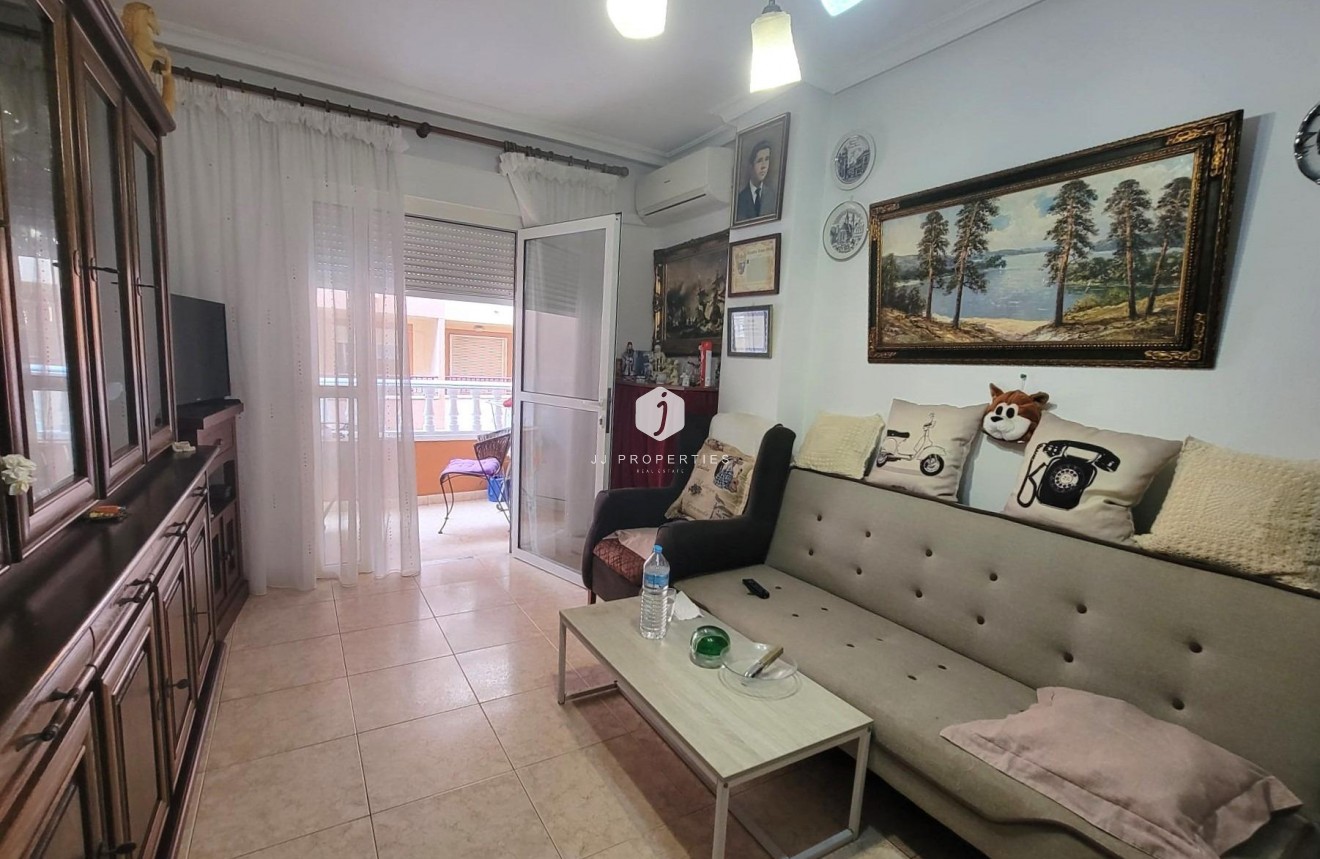 Segunda mano - Apartamento / piso -
Torrevieja - Centro