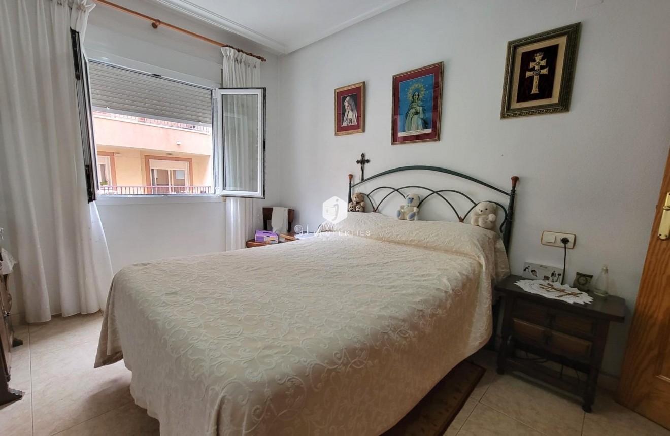 Segunda mano - Apartamento / piso -
Torrevieja - Centro
