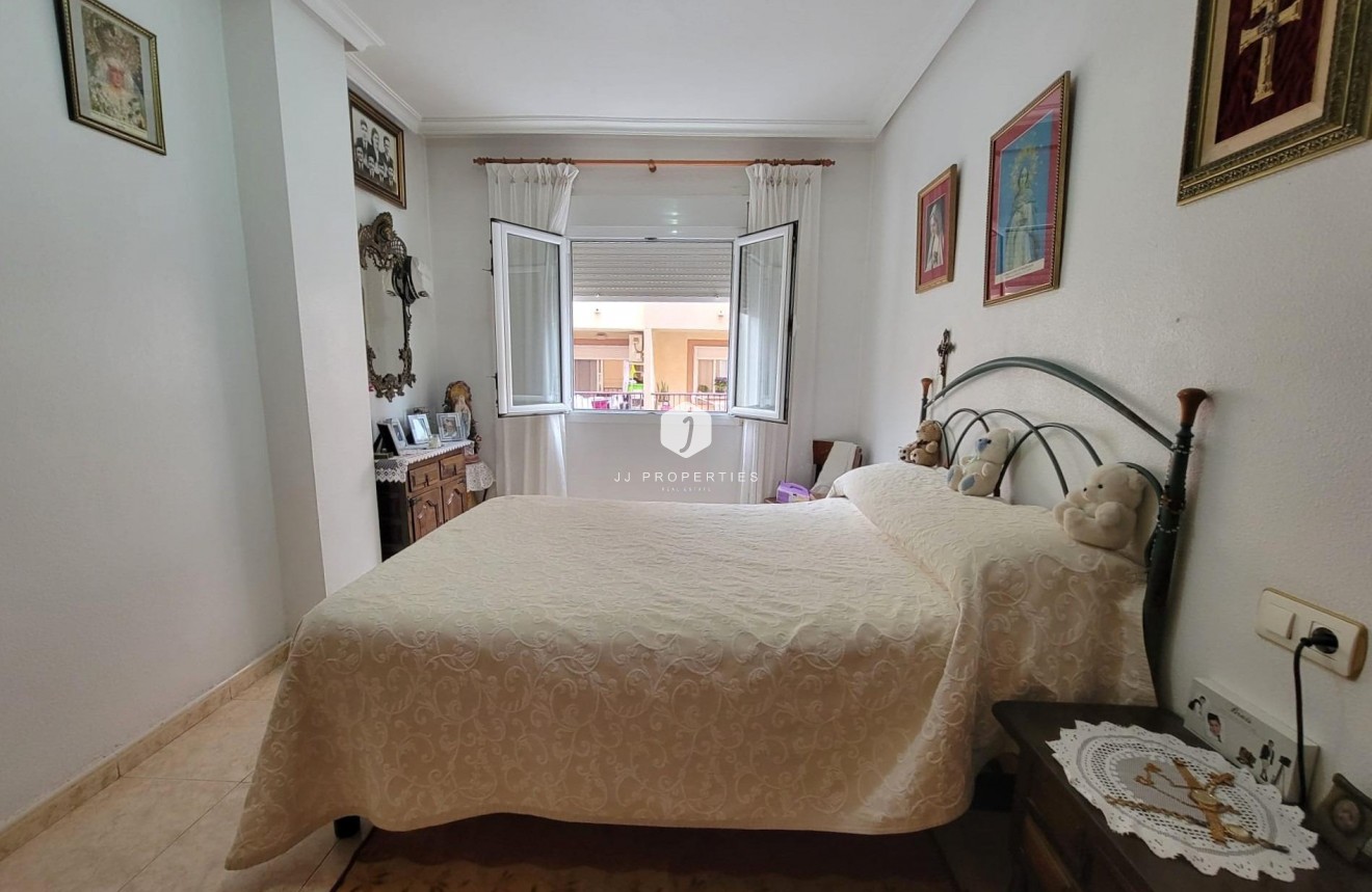 Segunda mano - Apartamento / piso -
Torrevieja - Centro