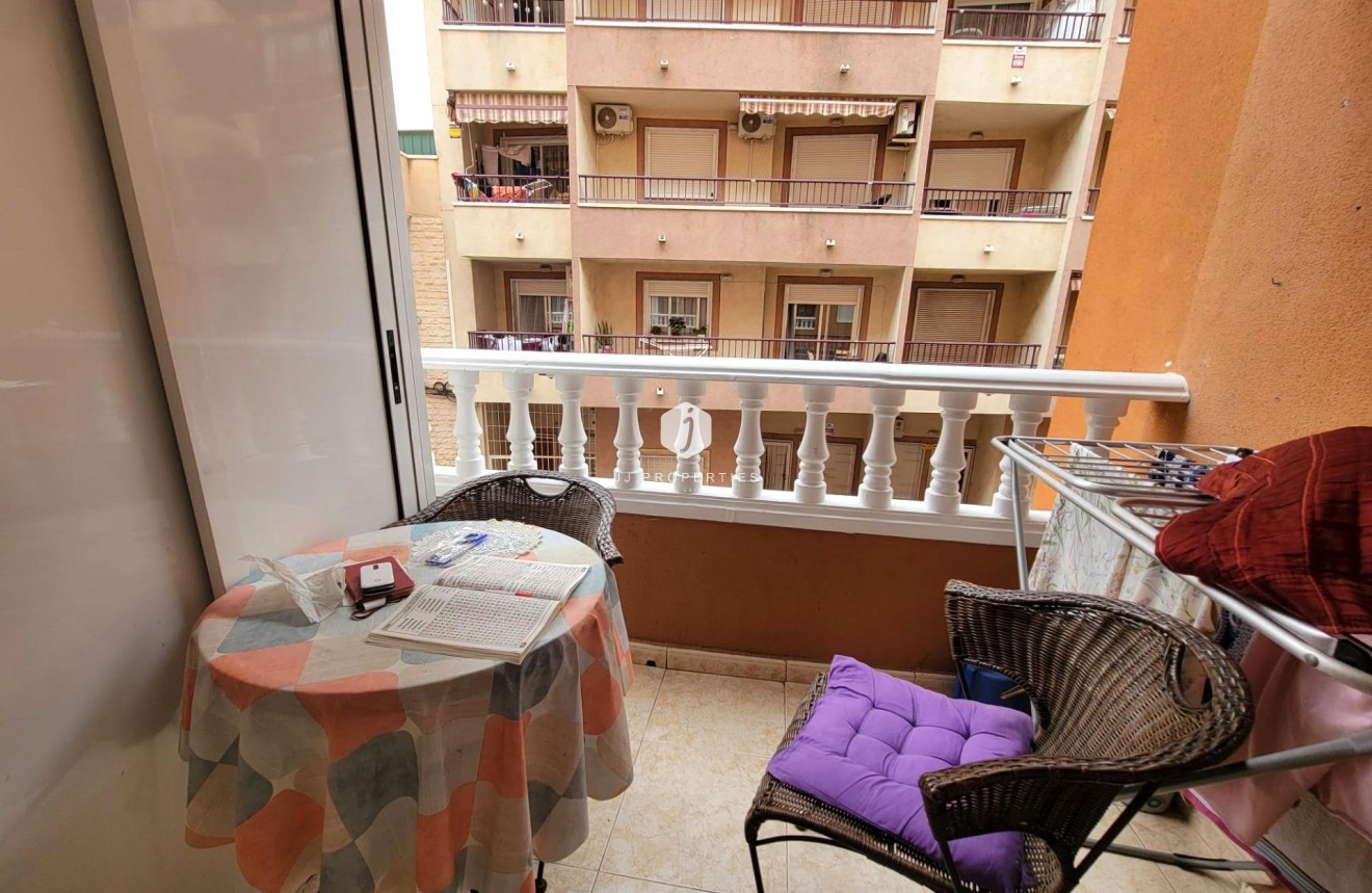 Segunda mano - Apartamento / piso -
Torrevieja - Centro