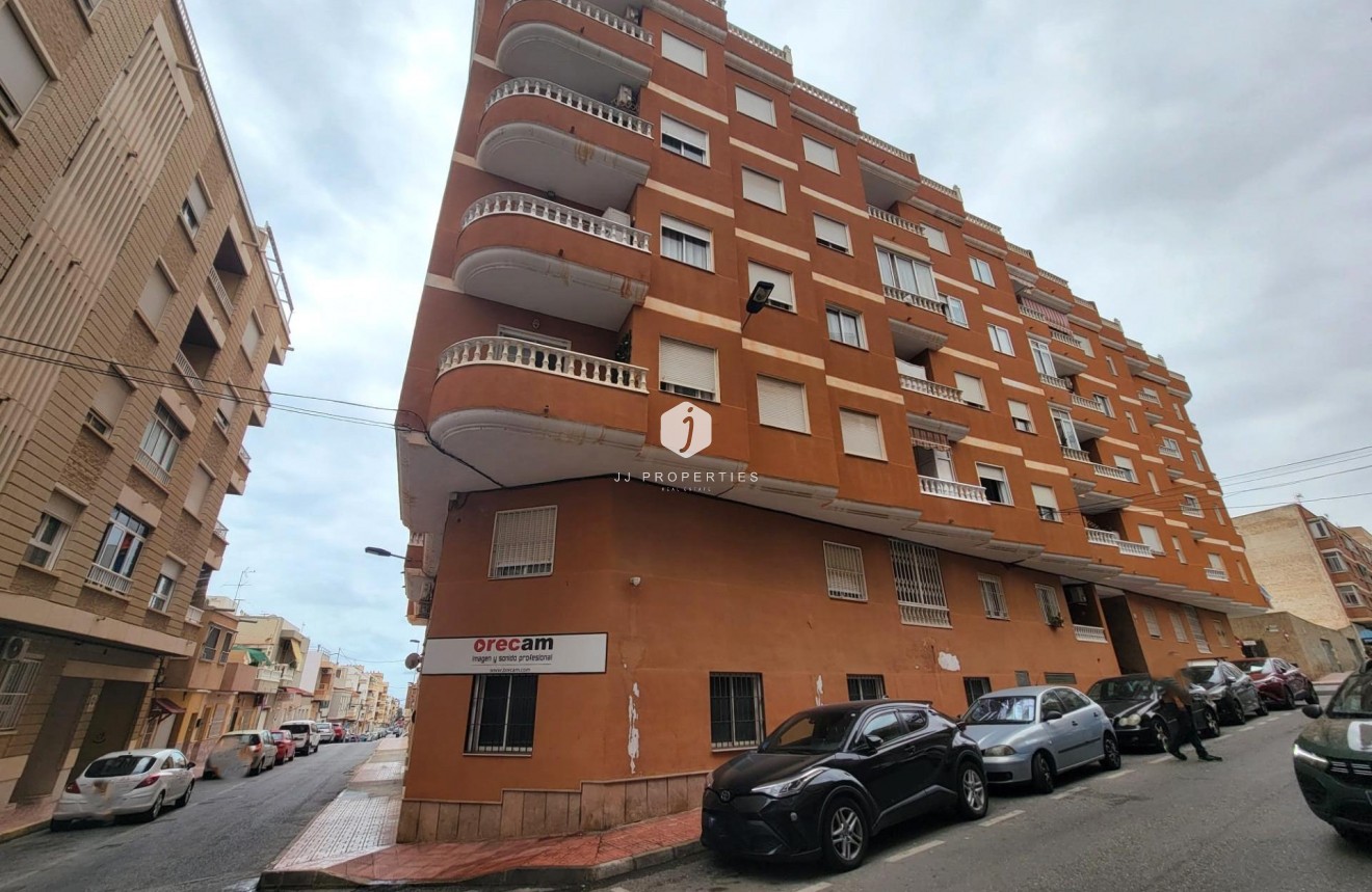 Segunda mano - Apartamento / piso -
Torrevieja - Centro