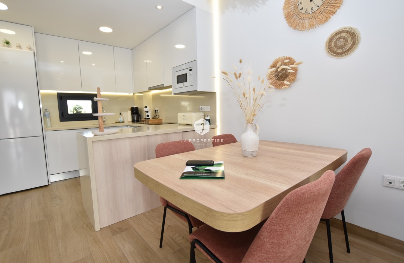 Tweedehands - Appartement / flat -
Torrevieja - Costa Blanca