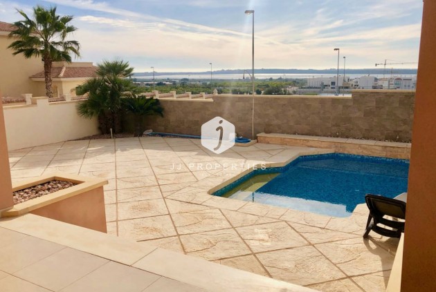 Tweedehands - Villa -
Ciudad Quesada - Costa Blanca