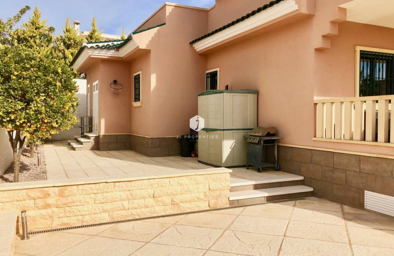 Tweedehands - Villa -
Ciudad Quesada - Costa Blanca