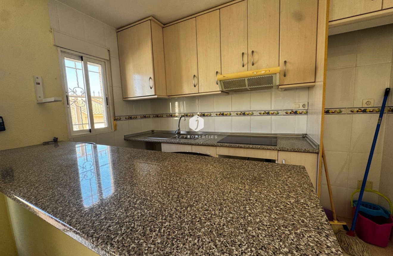 Aus zweiter Hand - Wohnung -
San Miguel de Salinas - Inland