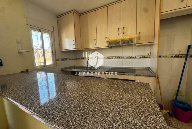 Aus zweiter Hand - Wohnung -
San Miguel de Salinas - Inland