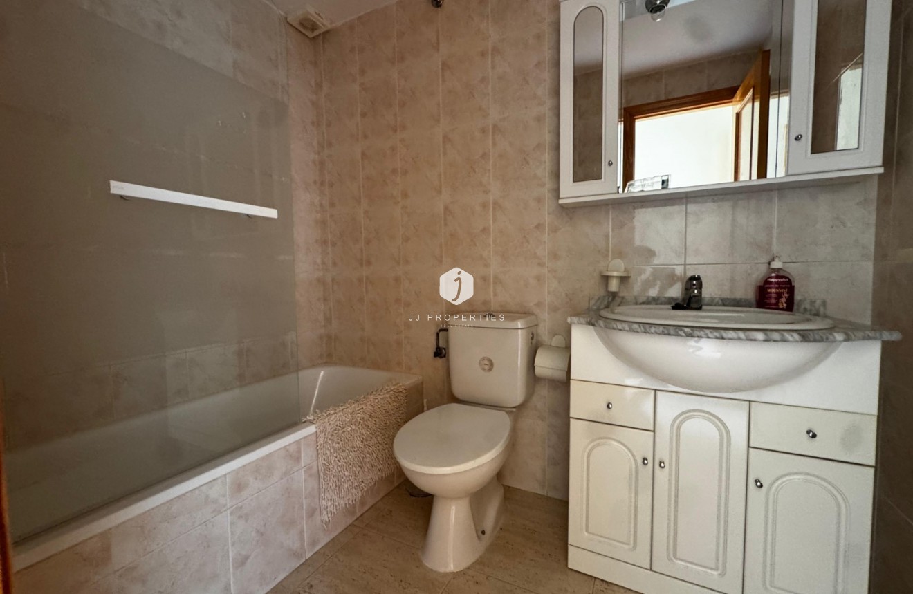 Aus zweiter Hand - Wohnung -
San Miguel de Salinas - Inland