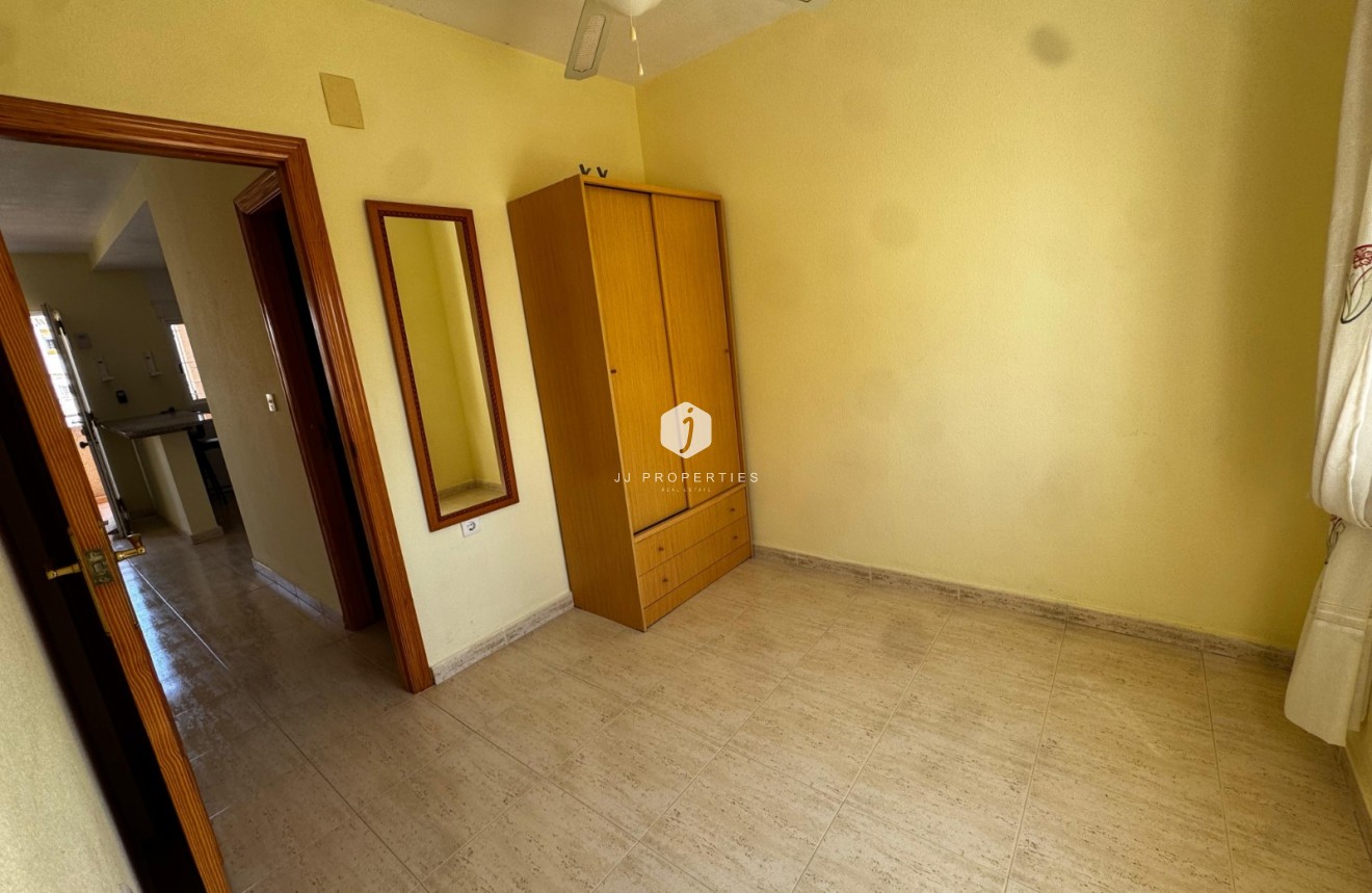 Aus zweiter Hand - Wohnung -
San Miguel de Salinas - Inland