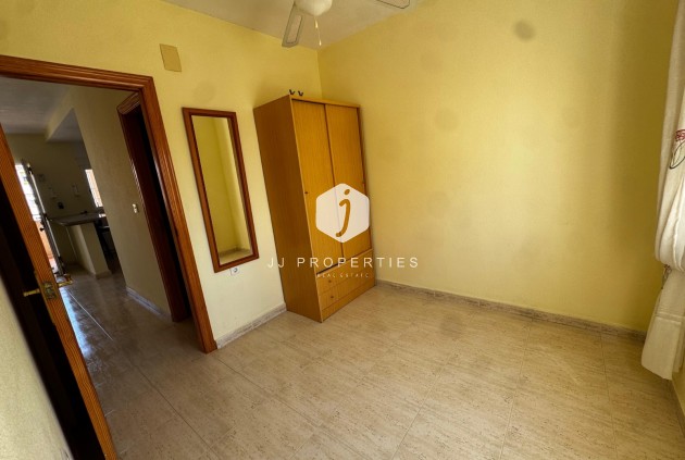 Aus zweiter Hand - Wohnung -
San Miguel de Salinas - Inland