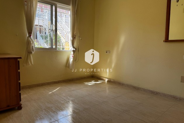 Aus zweiter Hand - Wohnung -
San Miguel de Salinas - Inland