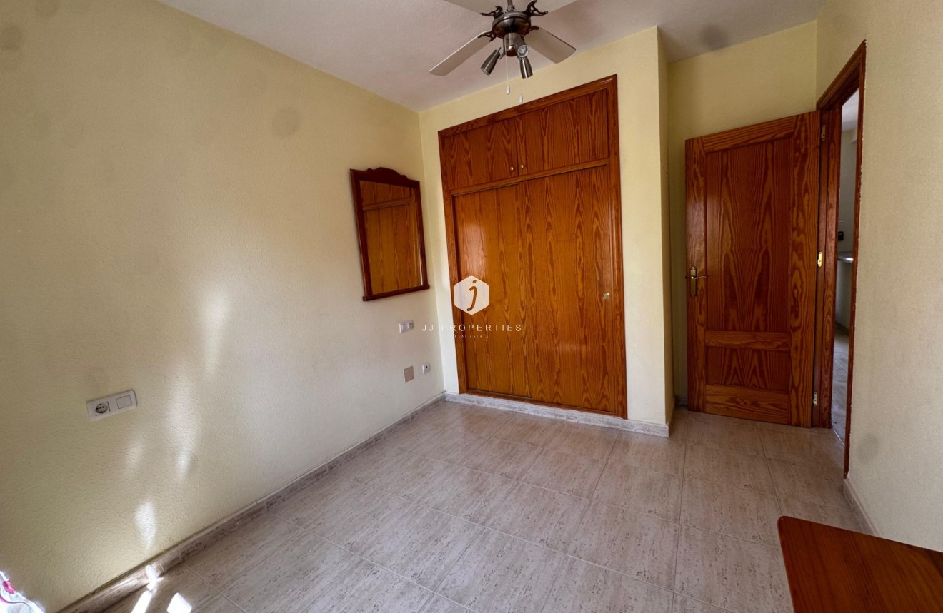 Aus zweiter Hand - Wohnung -
San Miguel de Salinas - Inland