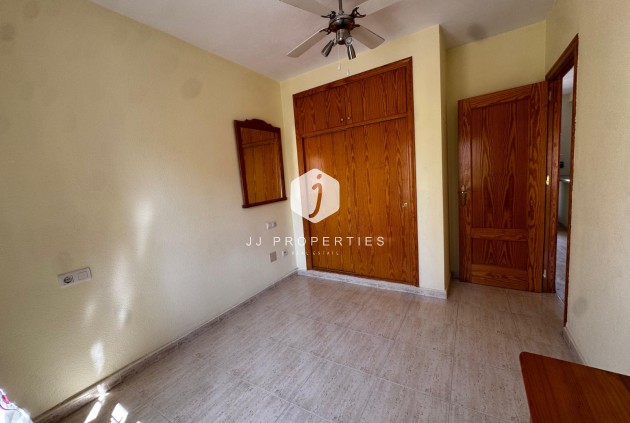 Aus zweiter Hand - Wohnung -
San Miguel de Salinas - Inland