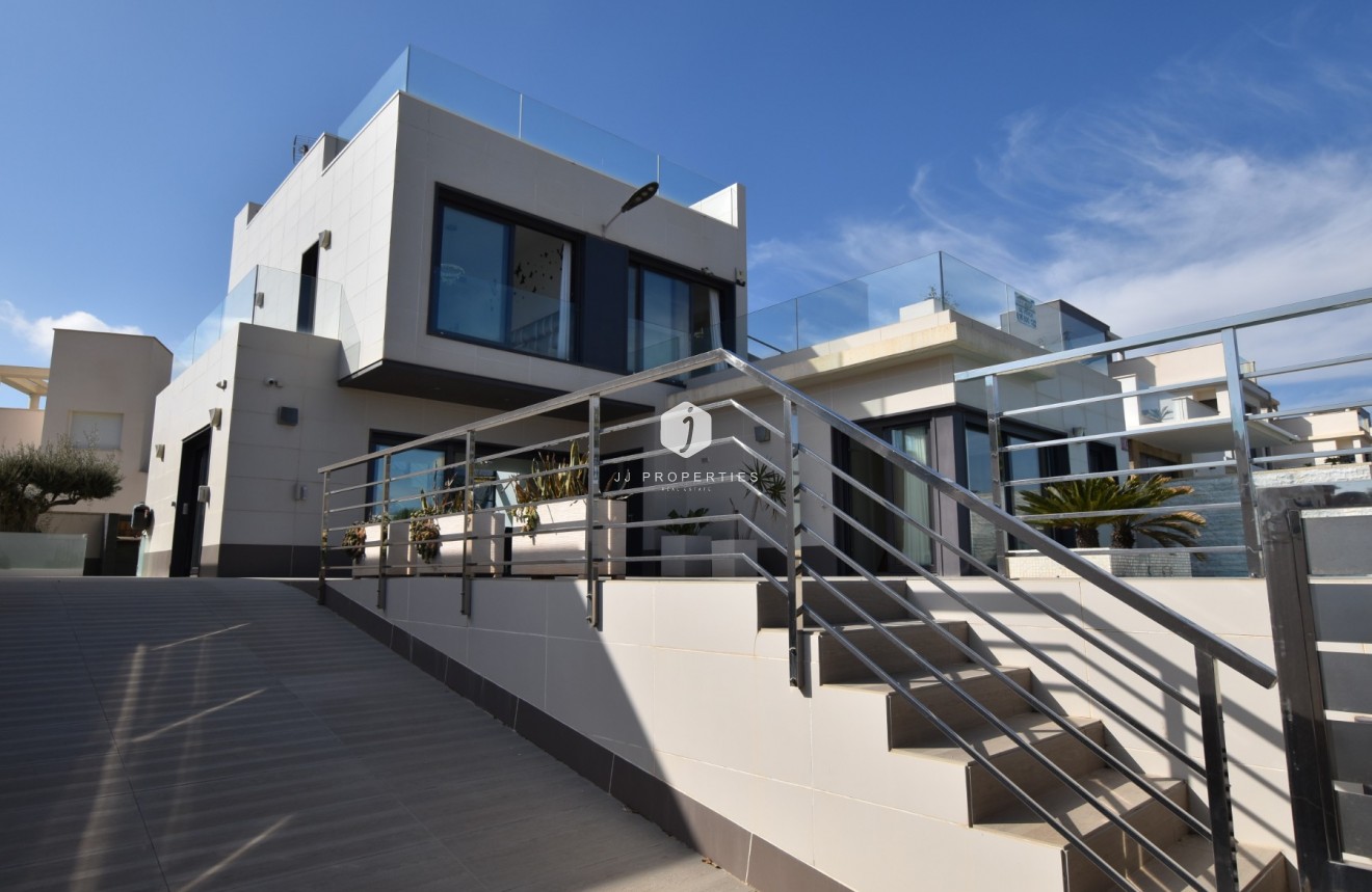 Tweedehands - Villa -
San Miguel de Salinas - Inland