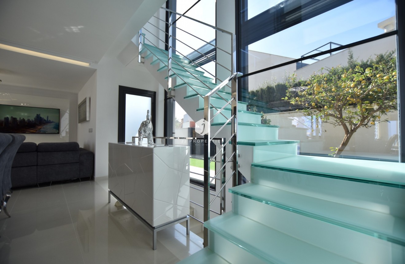 Tweedehands - Villa -
San Miguel de Salinas - Inland