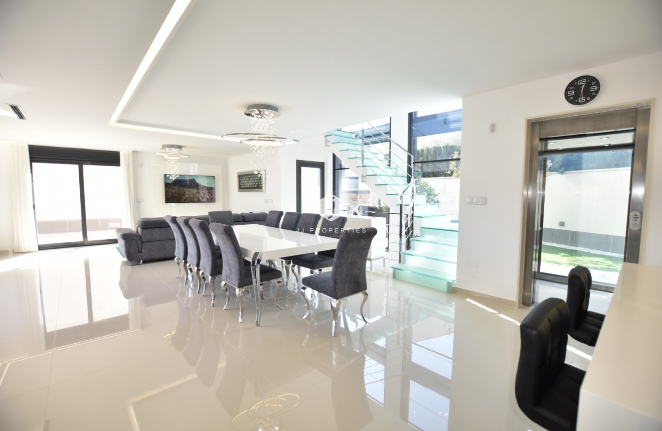 Tweedehands - Villa -
San Miguel de Salinas - Inland