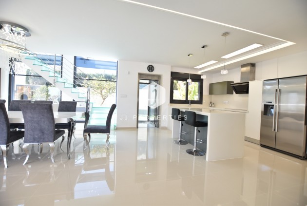 Tweedehands - Villa -
San Miguel de Salinas - Inland