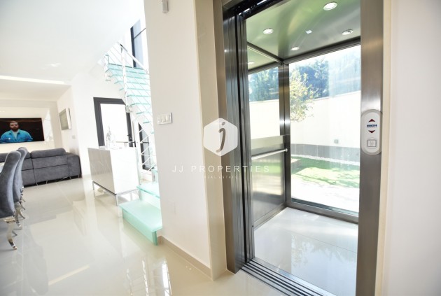 Tweedehands - Villa -
San Miguel de Salinas - Inland