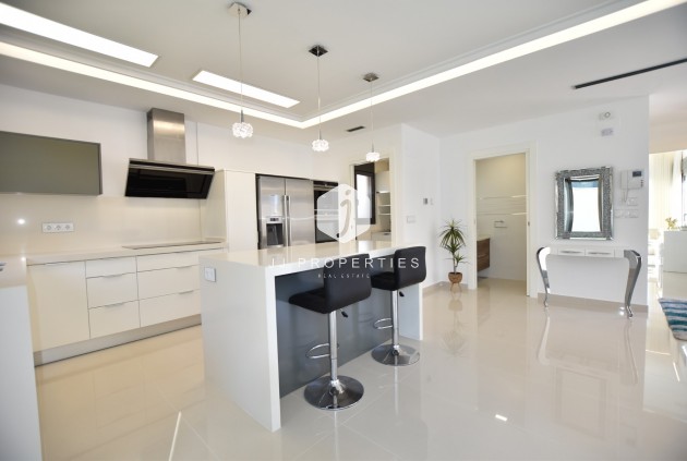 Tweedehands - Villa -
San Miguel de Salinas - Inland