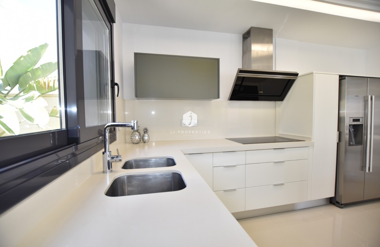 Tweedehands - Villa -
San Miguel de Salinas - Inland