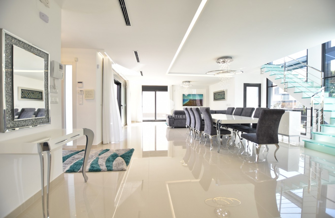 Tweedehands - Villa -
San Miguel de Salinas - Inland