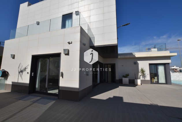 Tweedehands - Villa -
San Miguel de Salinas - Inland