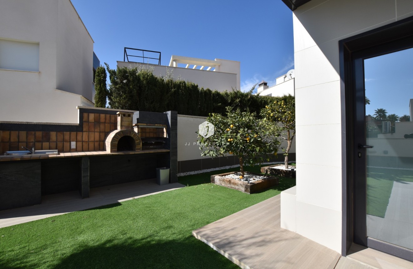 Tweedehands - Villa -
San Miguel de Salinas - Inland