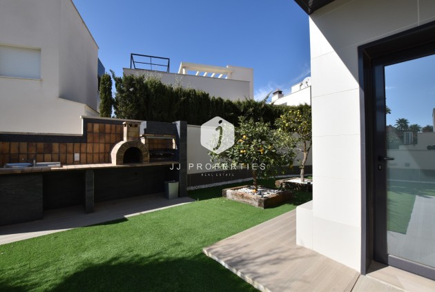 Tweedehands - Villa -
San Miguel de Salinas - Inland