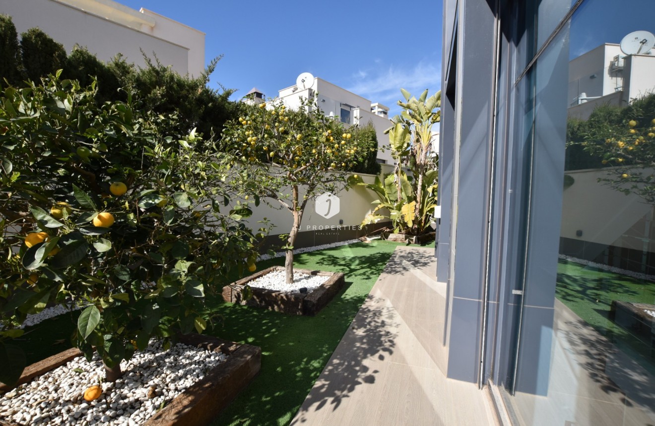 Tweedehands - Villa -
San Miguel de Salinas - Inland