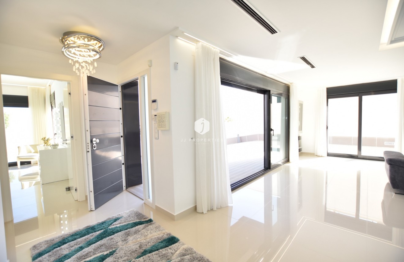 Tweedehands - Villa -
San Miguel de Salinas - Inland