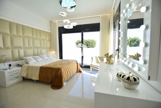 Tweedehands - Villa -
San Miguel de Salinas - Inland