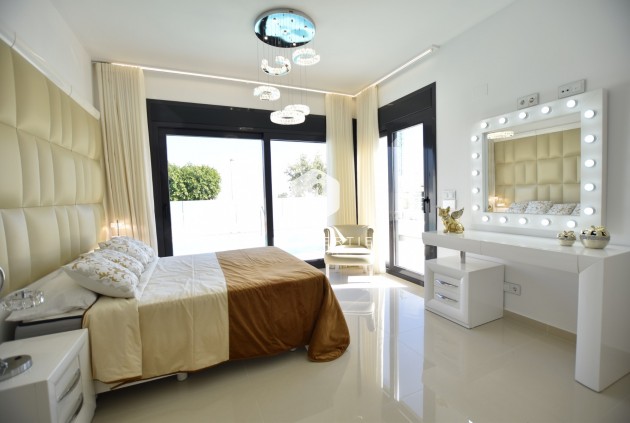 Tweedehands - Villa -
San Miguel de Salinas - Inland