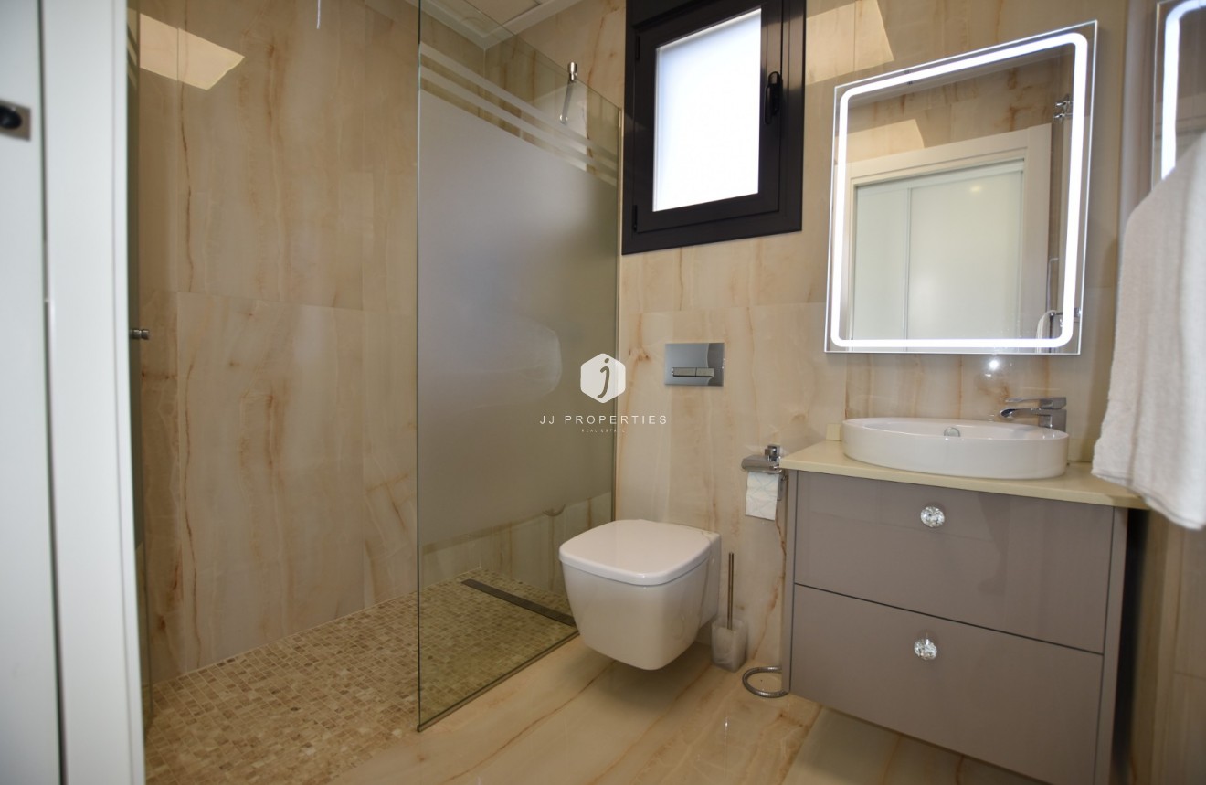 Tweedehands - Villa -
San Miguel de Salinas - Inland