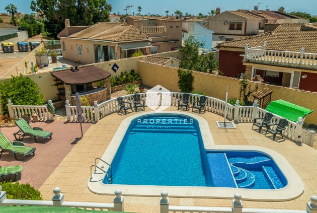 Resale - Villa -
Torrevieja - Costa Blanca