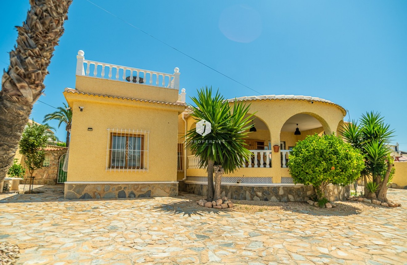 Tweedehands - Villa -
Torrevieja - Costa Blanca