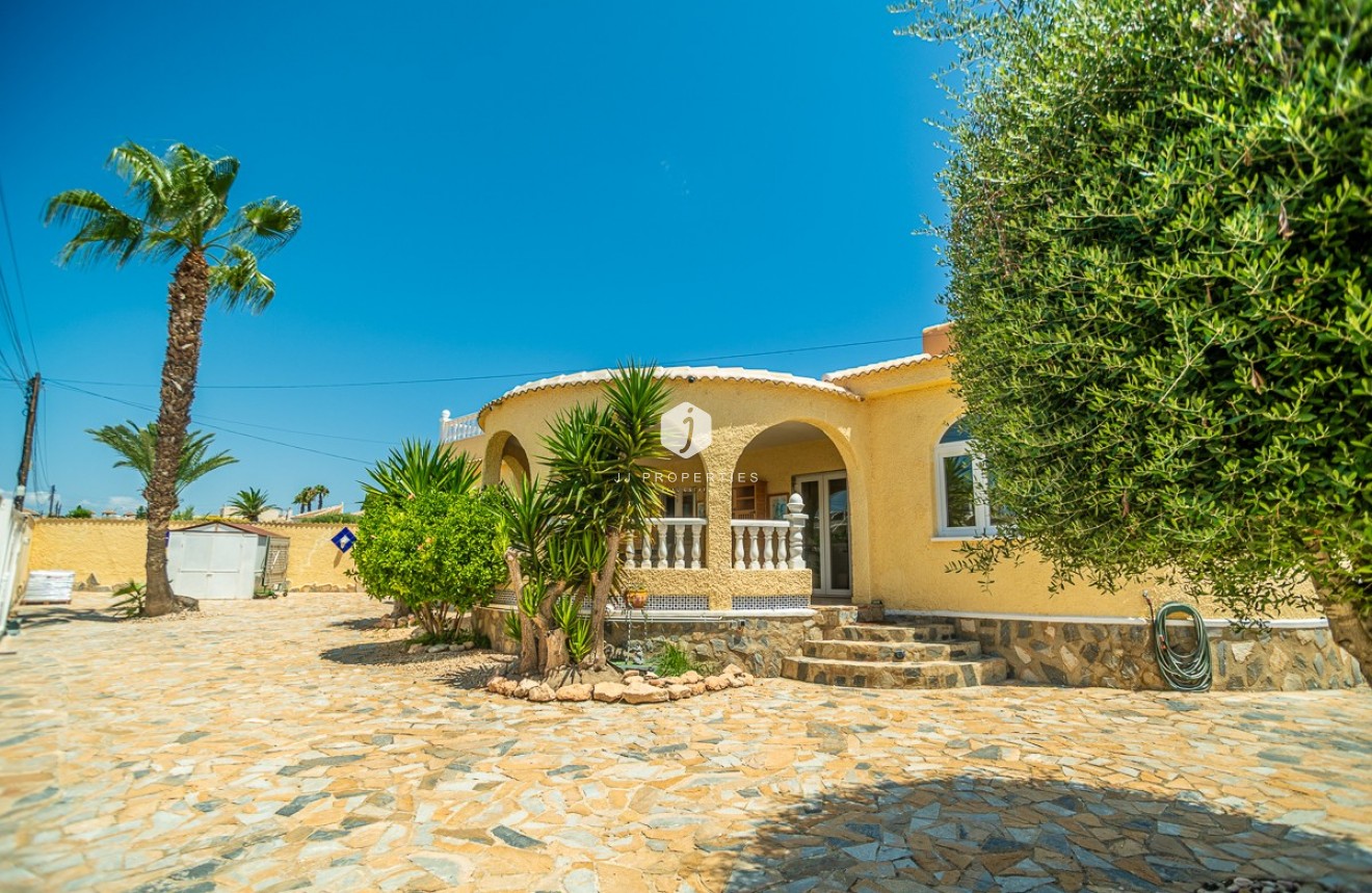 Tweedehands - Villa -
Torrevieja - Costa Blanca