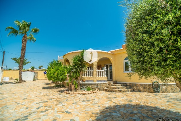 Tweedehands - Villa -
Torrevieja - Costa Blanca