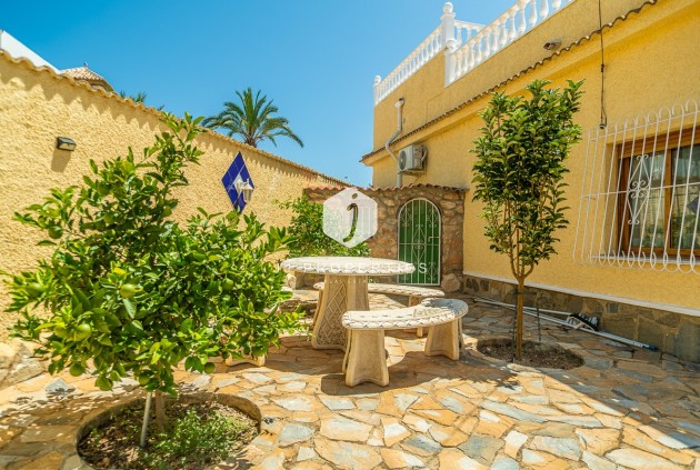 Tweedehands - Villa -
Torrevieja - Costa Blanca
