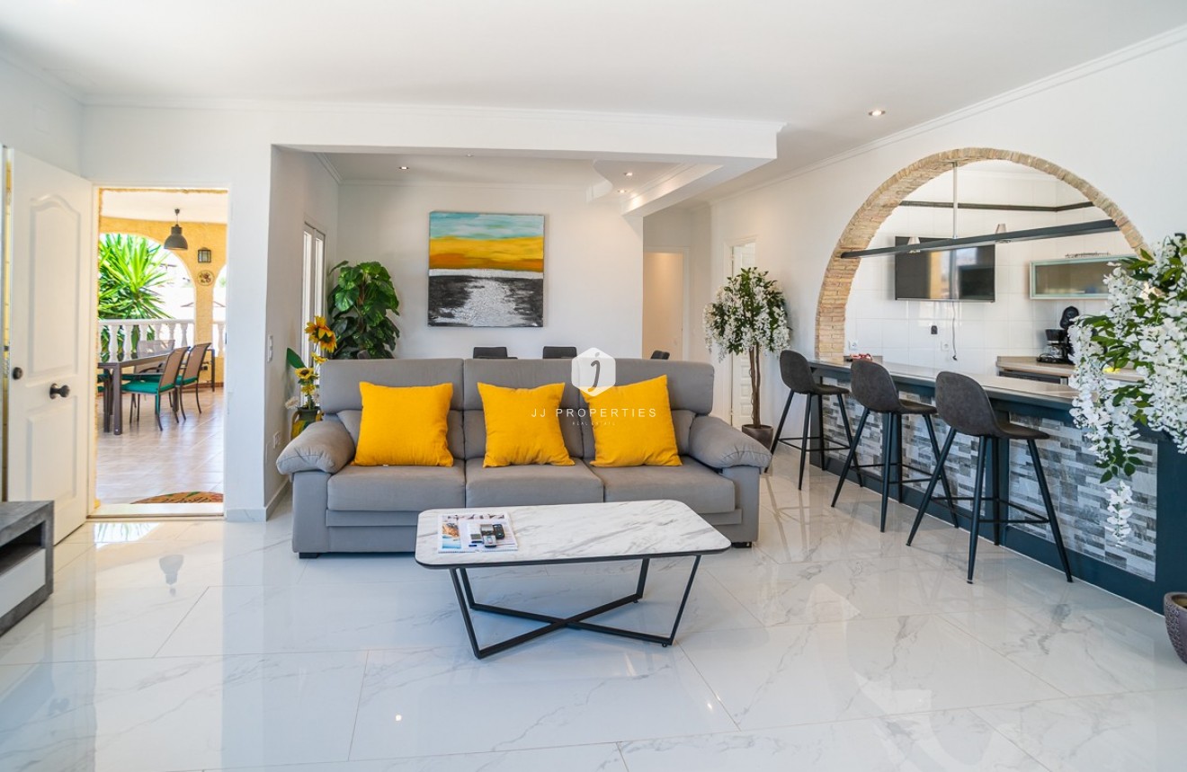 Tweedehands - Villa -
Torrevieja - Costa Blanca