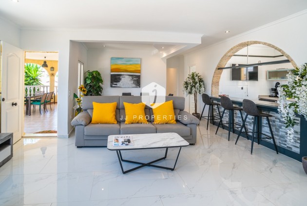 Tweedehands - Villa -
Torrevieja - Costa Blanca