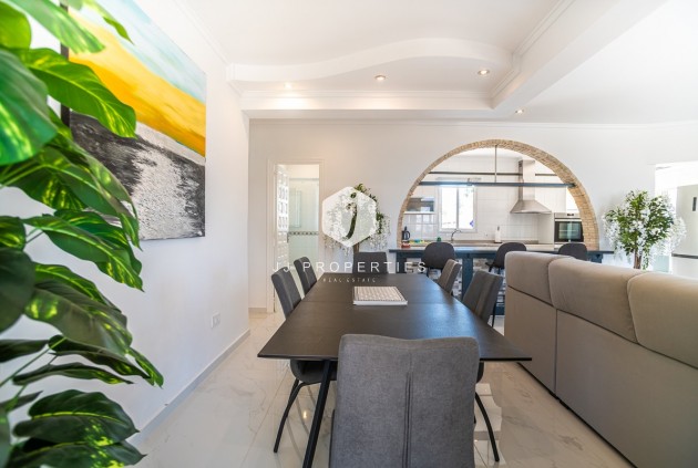 Tweedehands - Villa -
Torrevieja - Costa Blanca