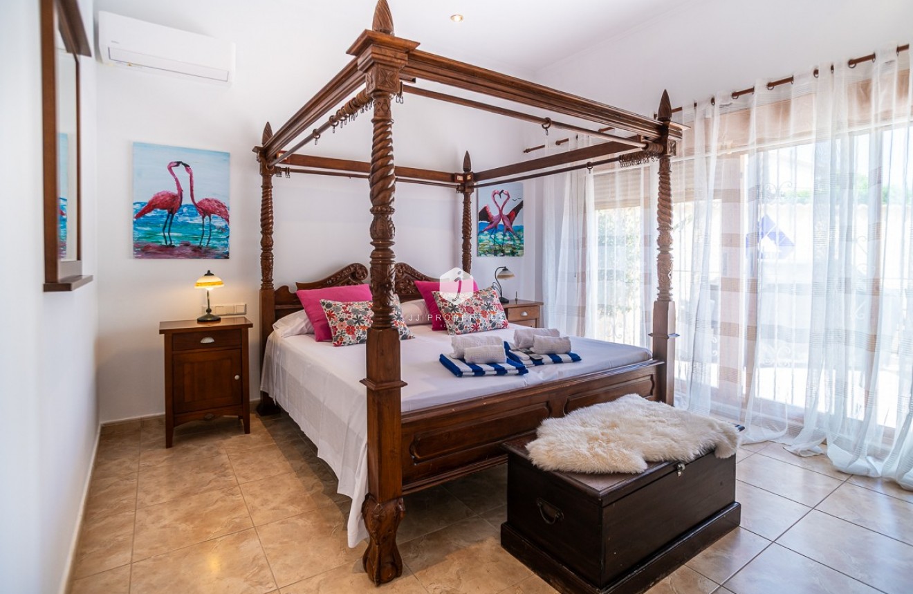 Tweedehands - Villa -
Torrevieja - Costa Blanca