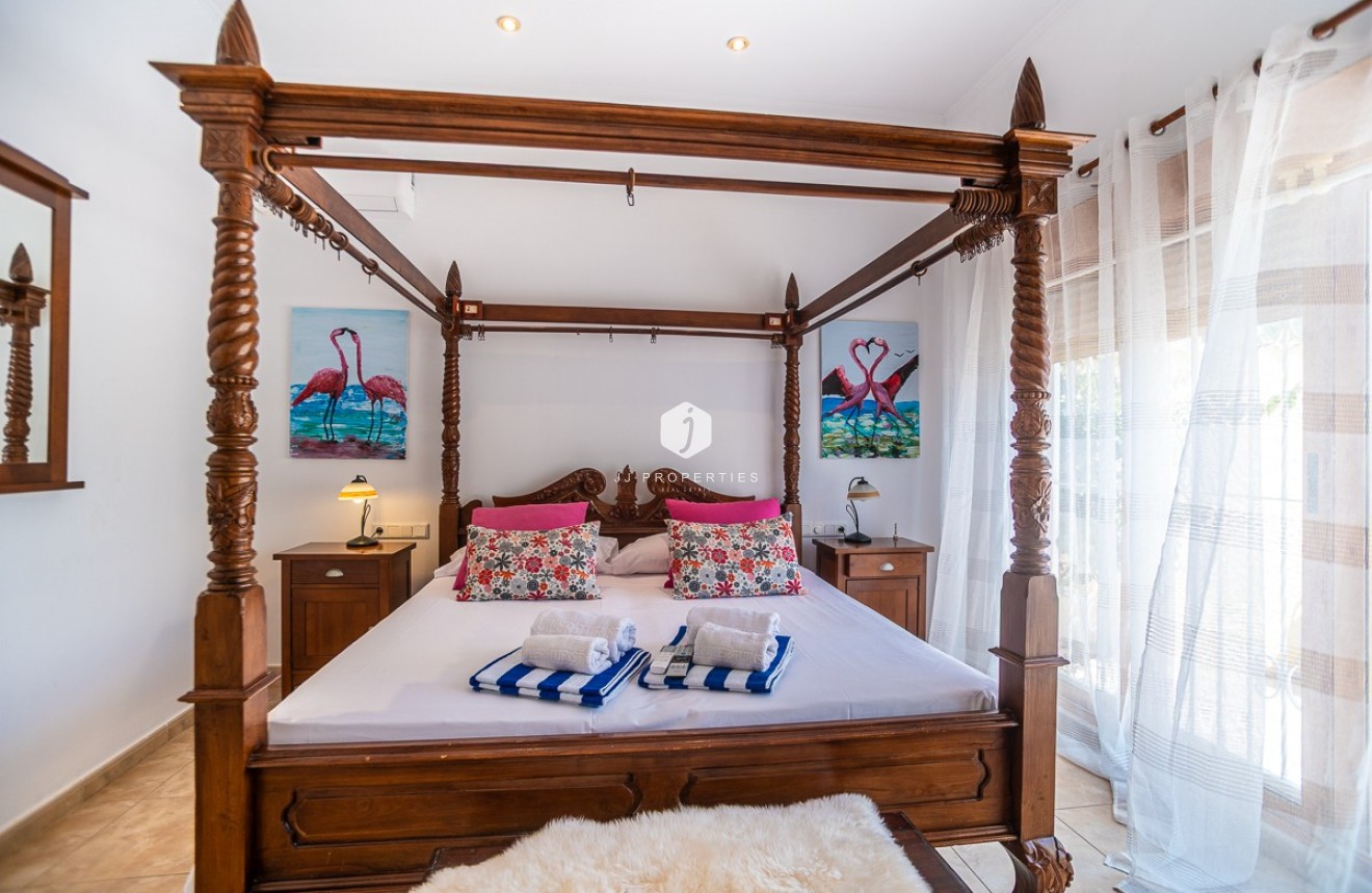 Tweedehands - Villa -
Torrevieja - Costa Blanca