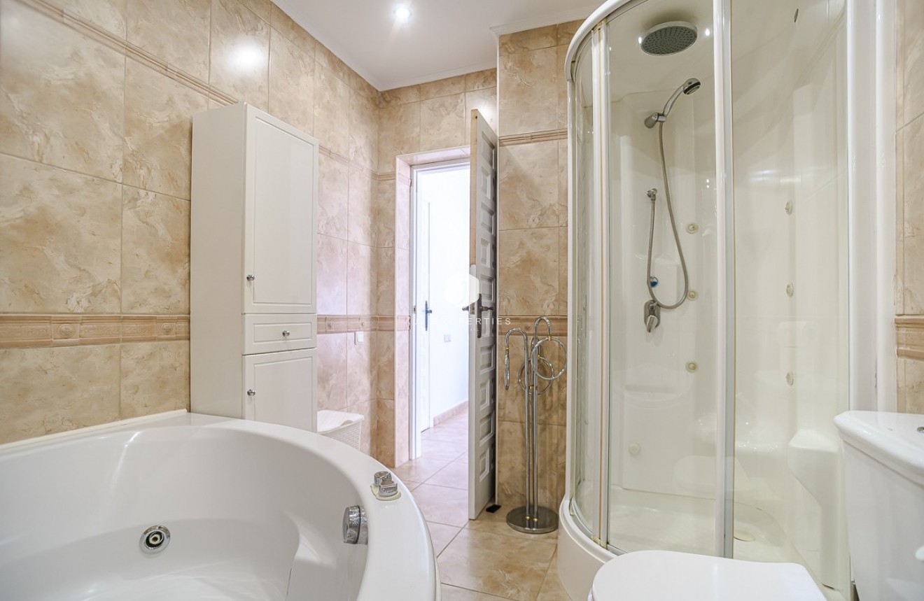 Tweedehands - Villa -
Torrevieja - Costa Blanca