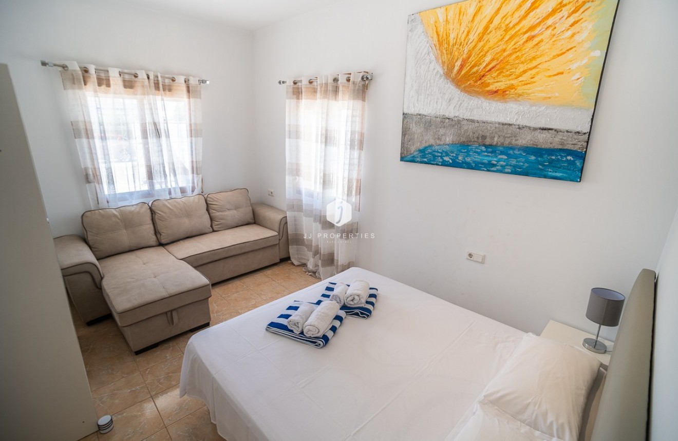 Tweedehands - Villa -
Torrevieja - Costa Blanca