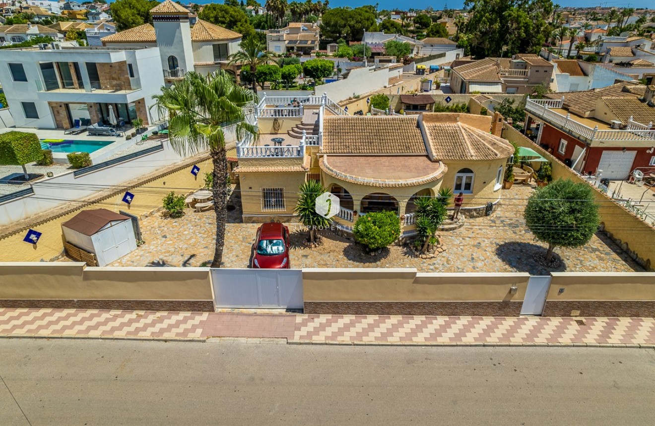 Tweedehands - Villa -
Torrevieja - Costa Blanca