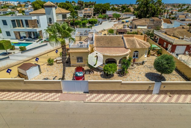 Tweedehands - Villa -
Torrevieja - Costa Blanca