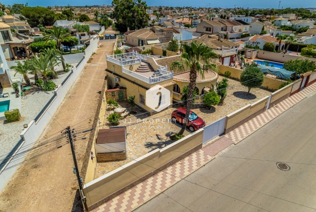 Tweedehands - Villa -
Torrevieja - Costa Blanca