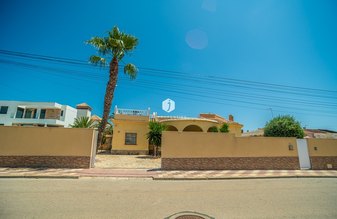 Tweedehands - Villa -
Torrevieja - Costa Blanca